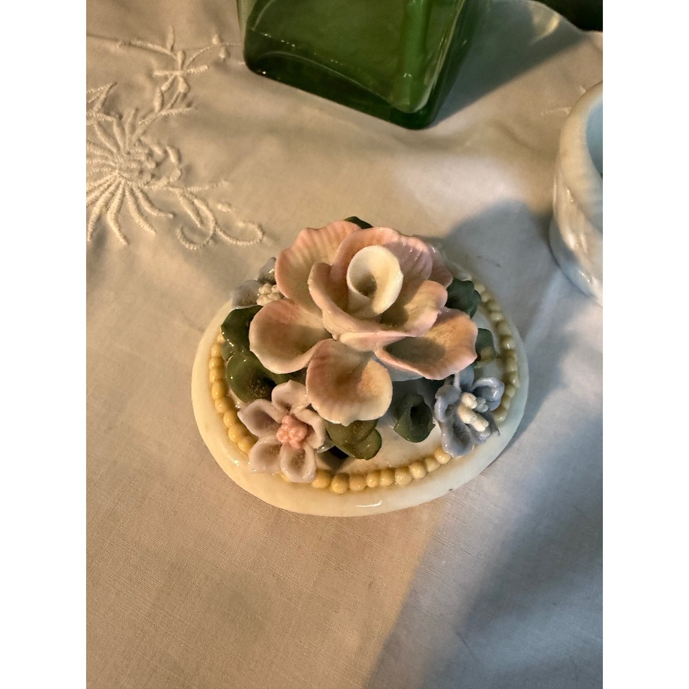 Vintage Capodimonte Style Porcelain Rose Trinket Dish, Reticulated - Picture 7 of 7